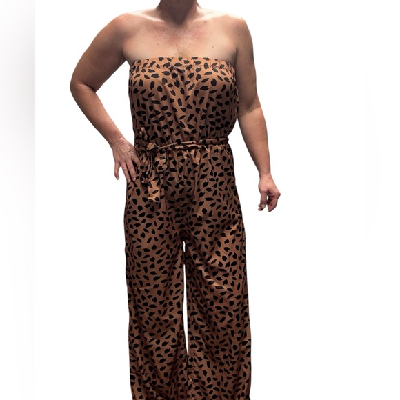 Never worn Belted wide leg jumpsuit size L - Picture 6 of 6